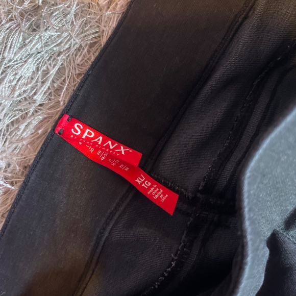 SPANX Black Distressed Skinny Pull On Denim Jeans / Pants Size XL - Picture 5 of 8